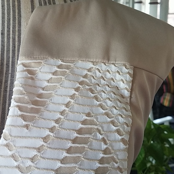 Tan & White shape flattering dress - Picture 4 of 4